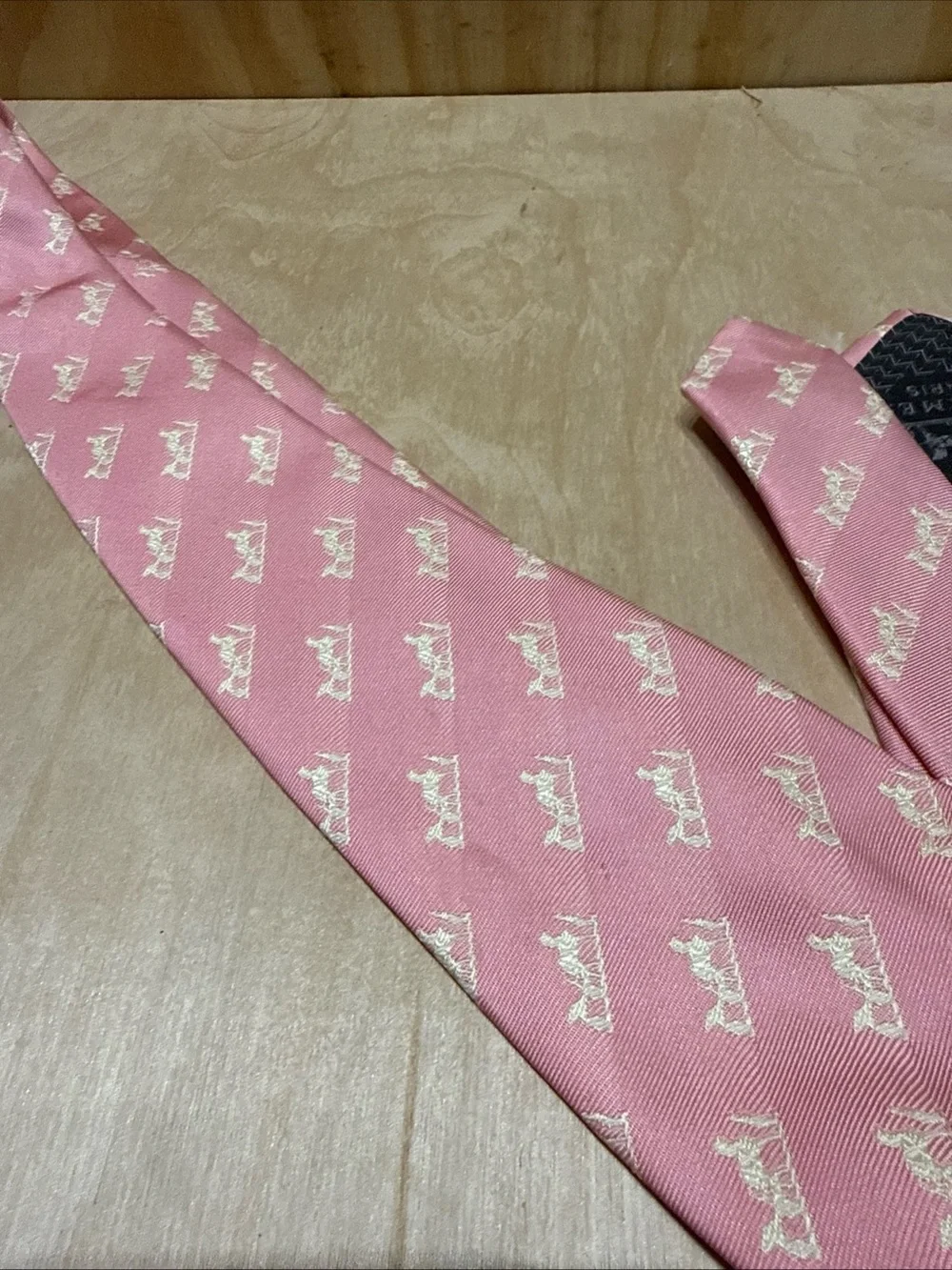 Hermes Pink  Pattern 100 % Silk Tie